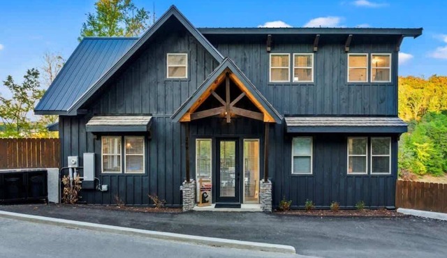 Private Pool - Kayaks - Hot Tub - Sevierville Luxe