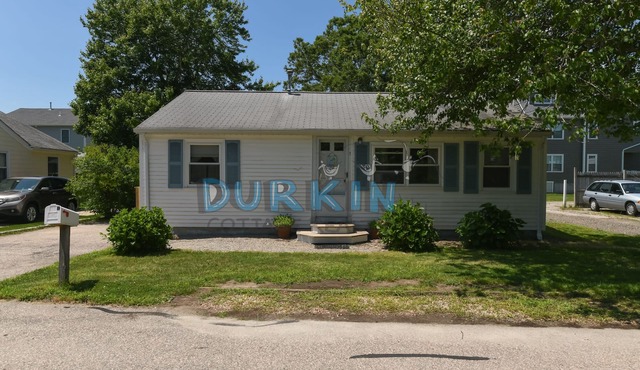 Quaint Cottage, Only Three Blocks from Beach, Quiet Location