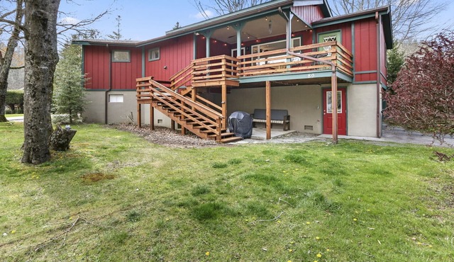 Quiet Linville Land Harbor Home Minutes from Grandfather Mtn and Blue Ridge Pkwy