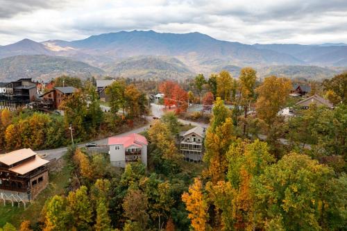 Red Roof Chalet of the Smokies