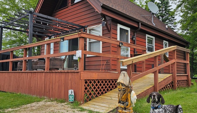 Rustic Cozy A frame! Hike, Fish, Kayak, Relax! June 1-10 available!