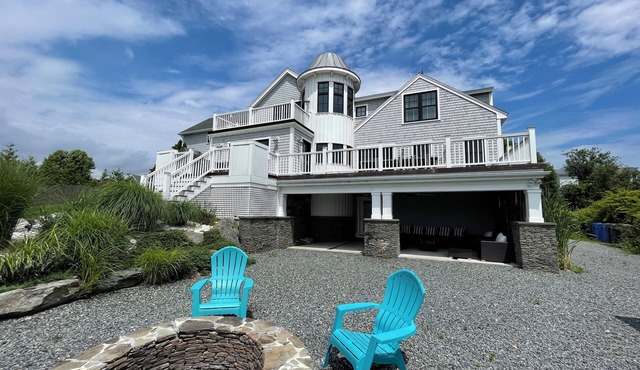 Rustic Farmhouse Just Minutes From First Beach