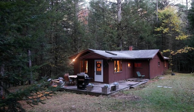 Rustic Pet-Friendly Bliss: Cabin Retreat in the White Mountains, NH