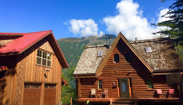 Sandy Beach Retreat - stay just steps from Juneau's best beach and trails!
