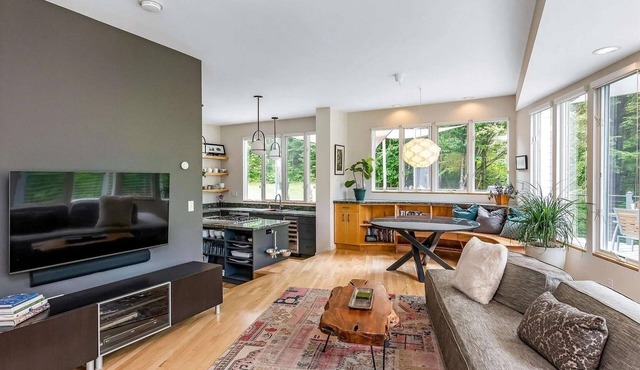 Sauna, open floorplan