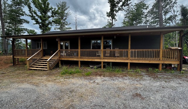 Secluded Mountainside 3 Bedroom Home