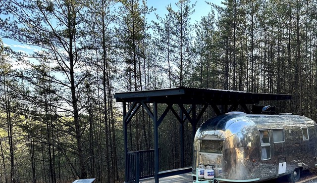 Secluded Off-Grid 1962 Airstream in Blue Ridge Mountains