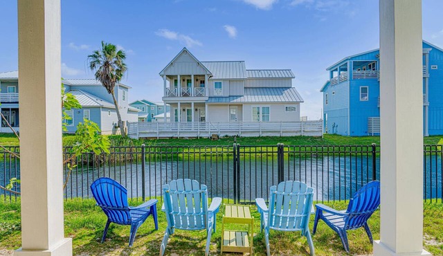 Shared Communal Pool | Hot Tub | Grill | Game Room