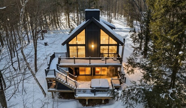 Ski Chalet with Hot Tub on Okemo Mountain