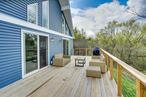 Sleepy Hollow Lake Home w/Deck, Pool Access!