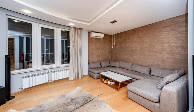 Sofia Luxury 3-bed Penthouse Apartment, Sleeps 6 in Sofia