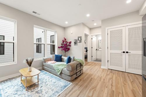 Soho DC Lux 1BD Apartment