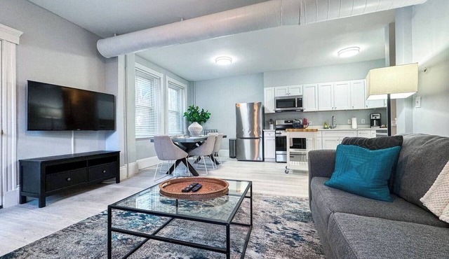 Spacious 3Bed, 2Bath, Near Hospitals & Transports