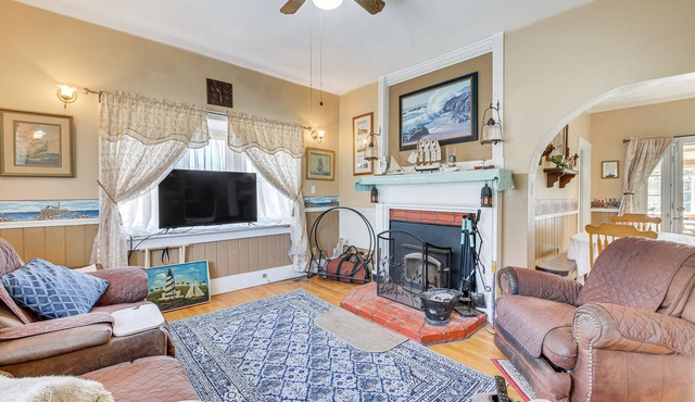 Spacious Round Pond House w/On-Site Trail Access!