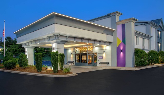 Spark by Hilton Asheville Blue Ridge Parkway