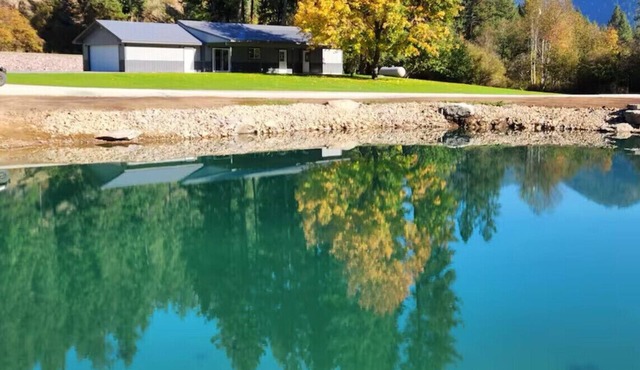 Streamside Reflections-Quiet Home-Private Pond- Superior, MT