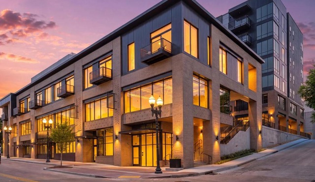 Street Getaway Prime Location in Knoxville