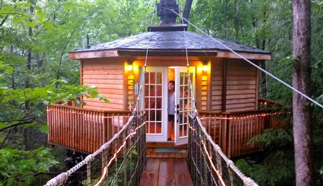 Stunning Tree House Rental in the Forest near Beckley, West Virginia