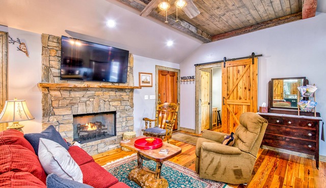 Stylish dog-friendly cottage with modern feel, fast WiFi, ideal location & more