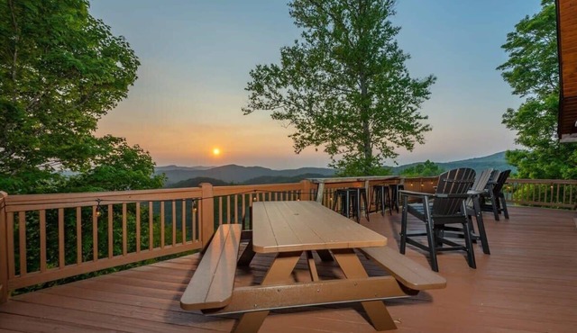 Sunset views for miles ~Gameroom~HotTub - Fire Pit