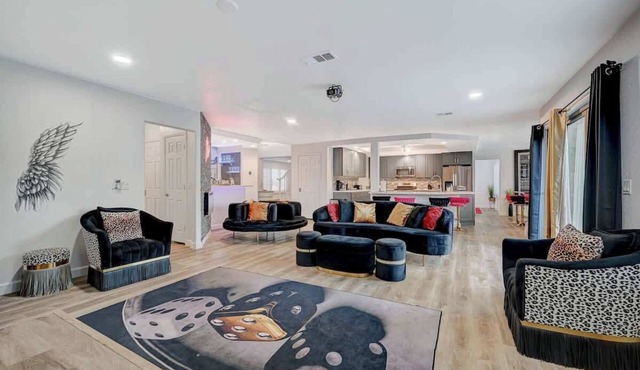 Swanky & Stunning