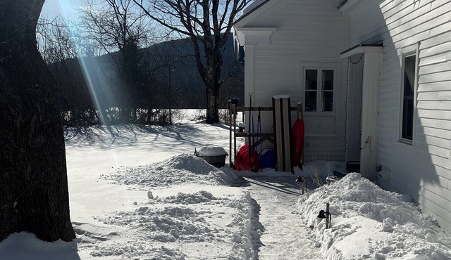 Ten Springs Farm - Vermont farm house near skiing, hiking, biking.