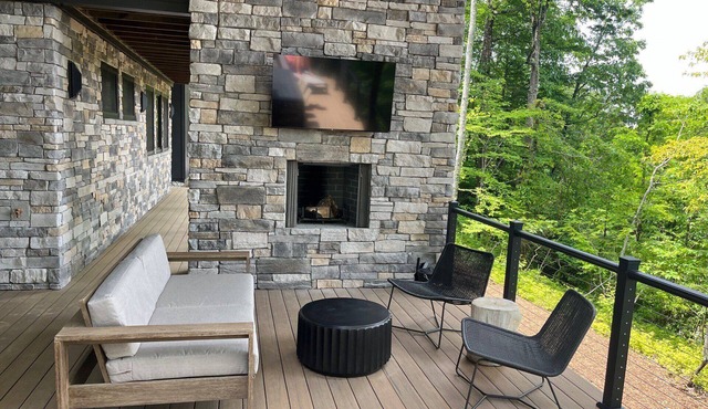 The Brevard Mountain Retreat New Construction with modern design, high-end furnishings & hot tub