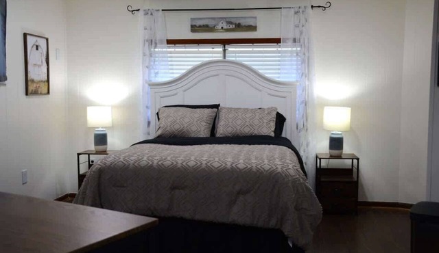 The Center Street Studio - Sleeps 4
