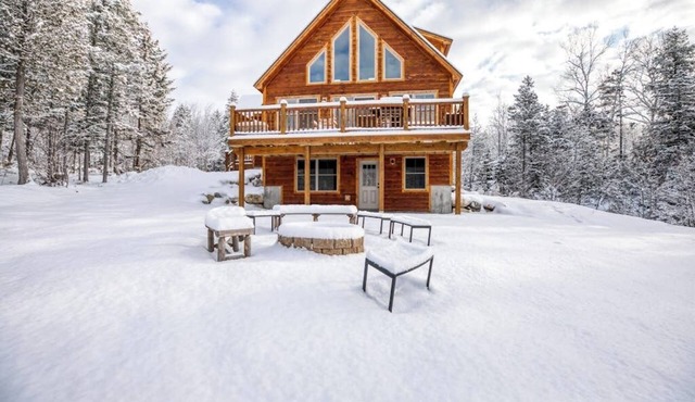 The Escape at ThunderSnow Sunday River lodge with Stunning Views to Wake Up to