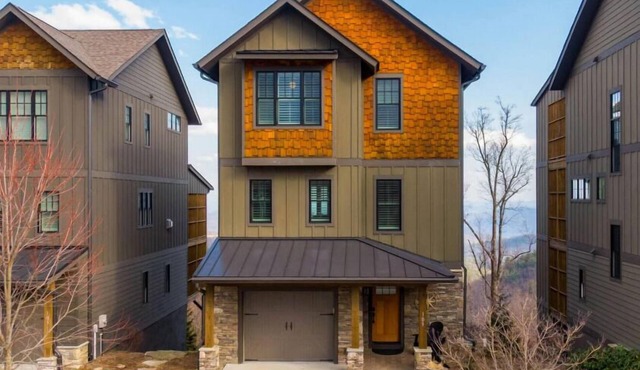 The Lookout at Blue Ridge Mountain Club-amenities, seasonal pool, hot tub, outdoor gas fireplace