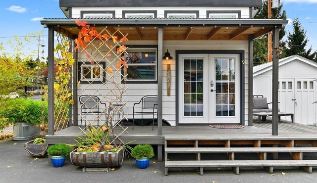 The Merlot - Custom Tiny Home w/Vineyard Vibe