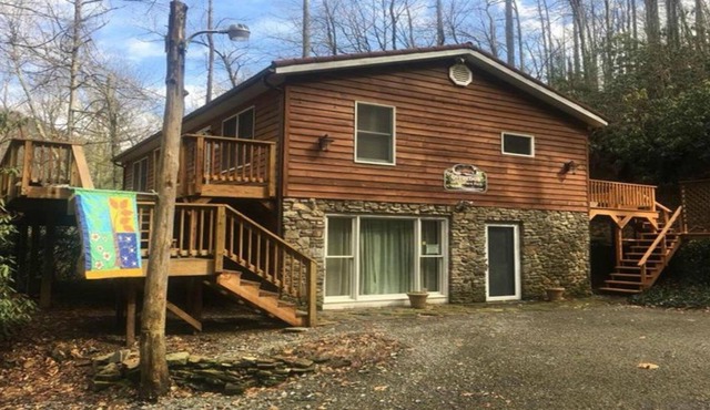 The Overlook: Beautiful Riverfront Views, Perfect for families!