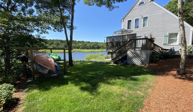 The Perfect Waterfront Home, mins from downtown and beaches! Getaway this summer