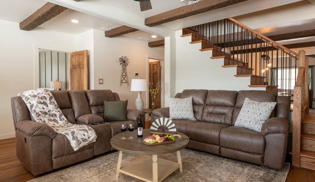The Roost: Modern Farmhouse Getaway