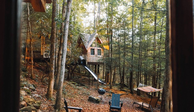 The Tradewinds Treehouse: Family Friendly With A Hot Tub