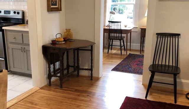 The Writers Nest Peaceful studio apartment near historic downtown