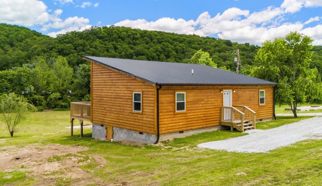 Trailer Parking/Hot Tub/King Size Beds/Mt Views
