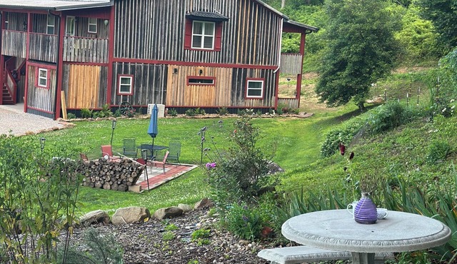 Tranquil Inn at The Barn 3 bedroom, 2 bathrooms, front and back porches