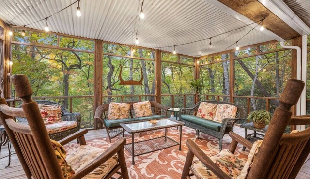 Treetop Montreat Cabin w/Creek-20 min to Asheville