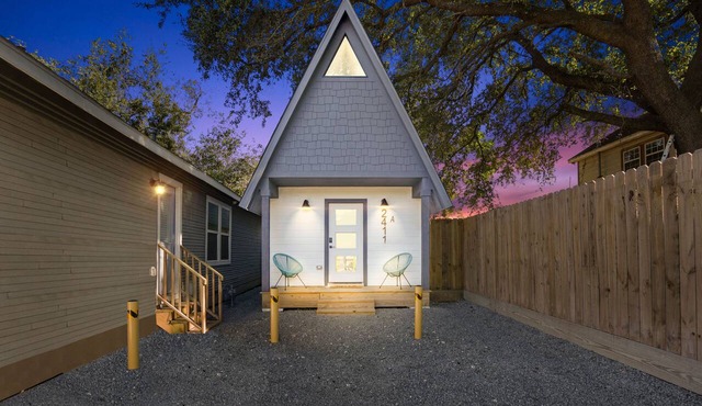 Unique A-frame Tiny House - 2 km from MAJOR INTERNATIONAL SPORTING EVENT Fest