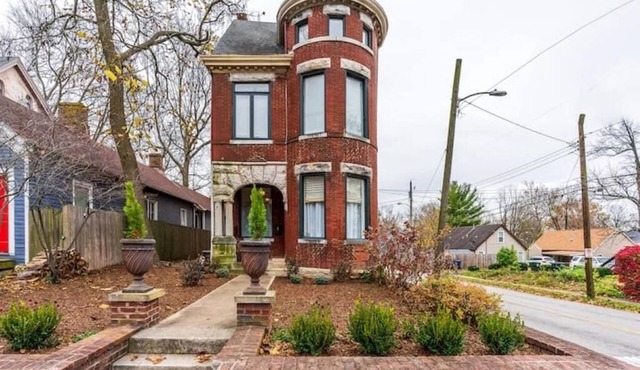 Unique Historic Downtown Getaway near Rupp Arena
