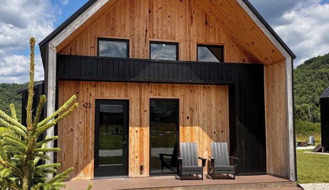 Wildflower Walk at Three Suns Cabins/Sunset Views/River/Hot tub