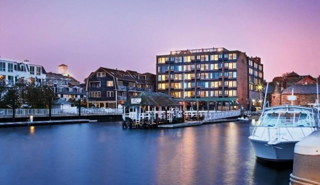 Wyndham Inn on the Harbor, perfect location