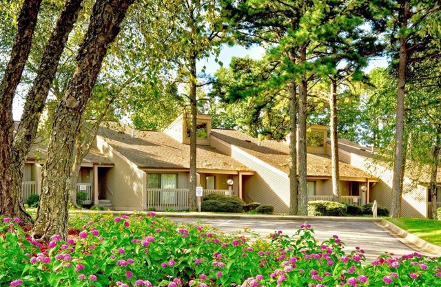 Beautiful 2 bedroom unit at resort, sleeps 6