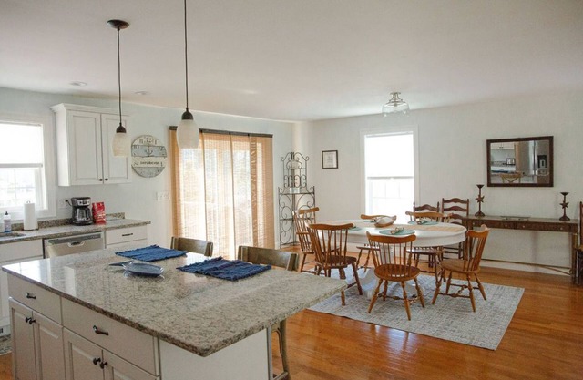 Beautiful 3 Bedroom 3 Bath Beach House in Bonnet Shores!
