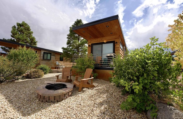 Luxury Tiny Home Near Bryce Canyon & Escalante