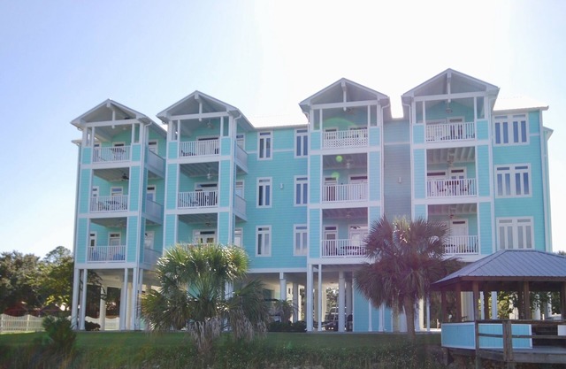 Waterfront, RIVERS EDGE CONDO #1B-BLDG 2 *PRIVATE DOCK and ASSIGNED BOAT SLIP!