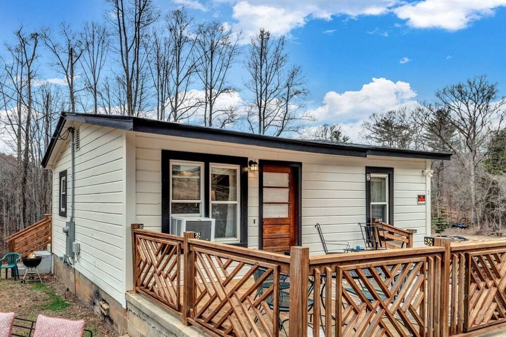 Swannanoa Cottage | Berta's Cottage - Perfect Location Between Asheville and Black Mountain, NC