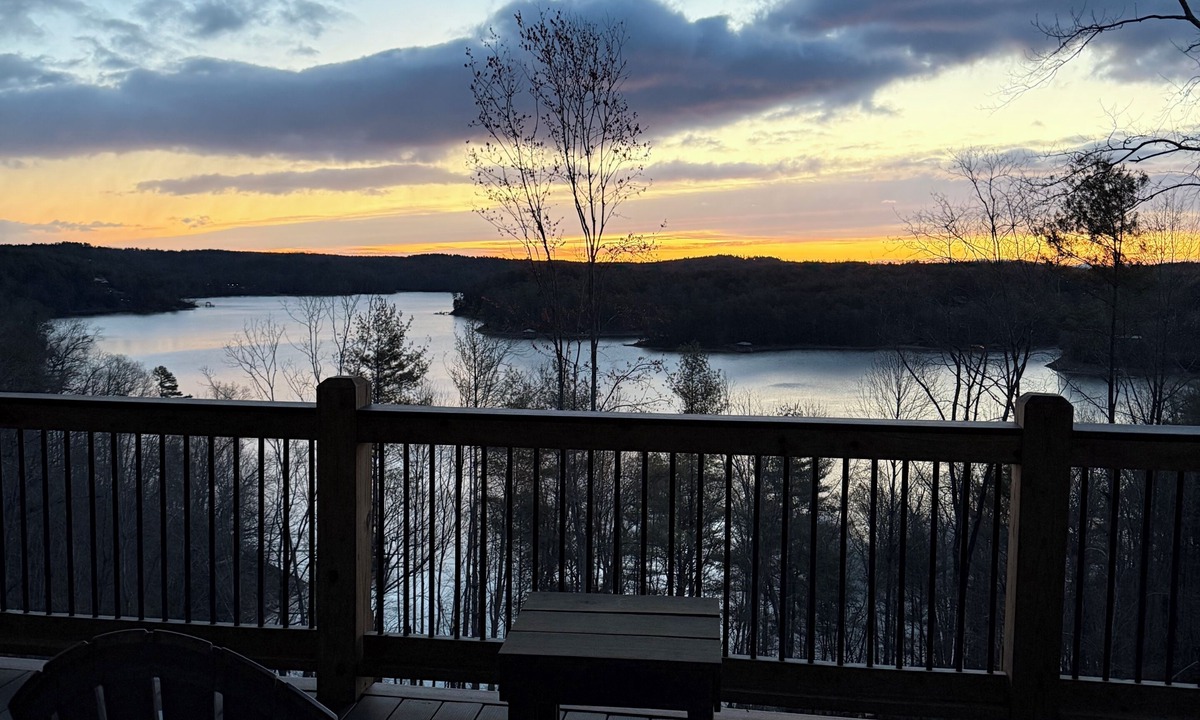 Nebo House | Lakeview Cottage Home on Lake James - 4BR/3BTH