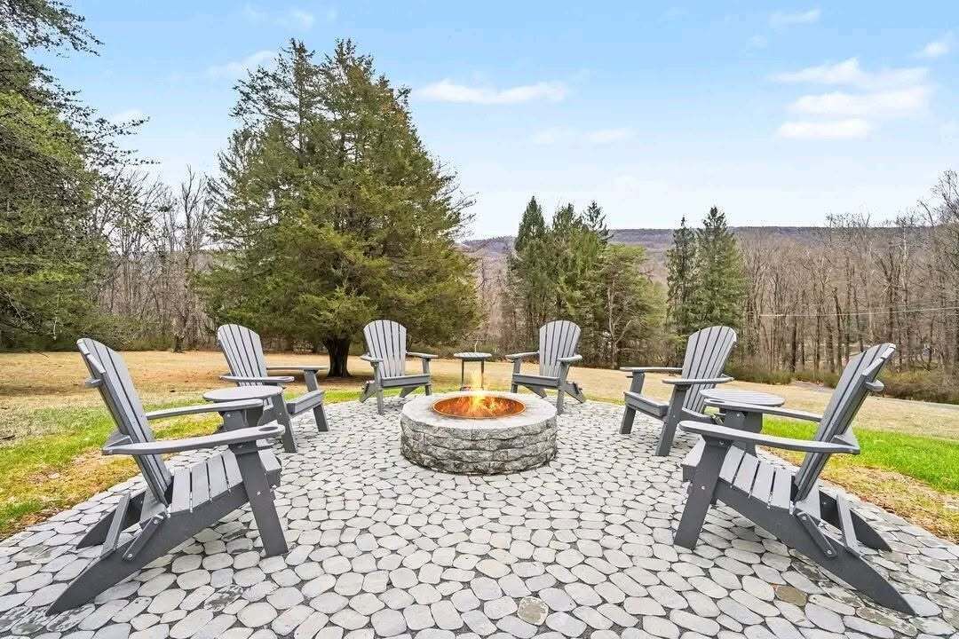 New Germantown Cabin | Family Retreat, Hunting Lodge, or adventure base camp - The choice is yours
